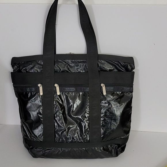 Lesportsac Handbags - Lesportsac Black tote